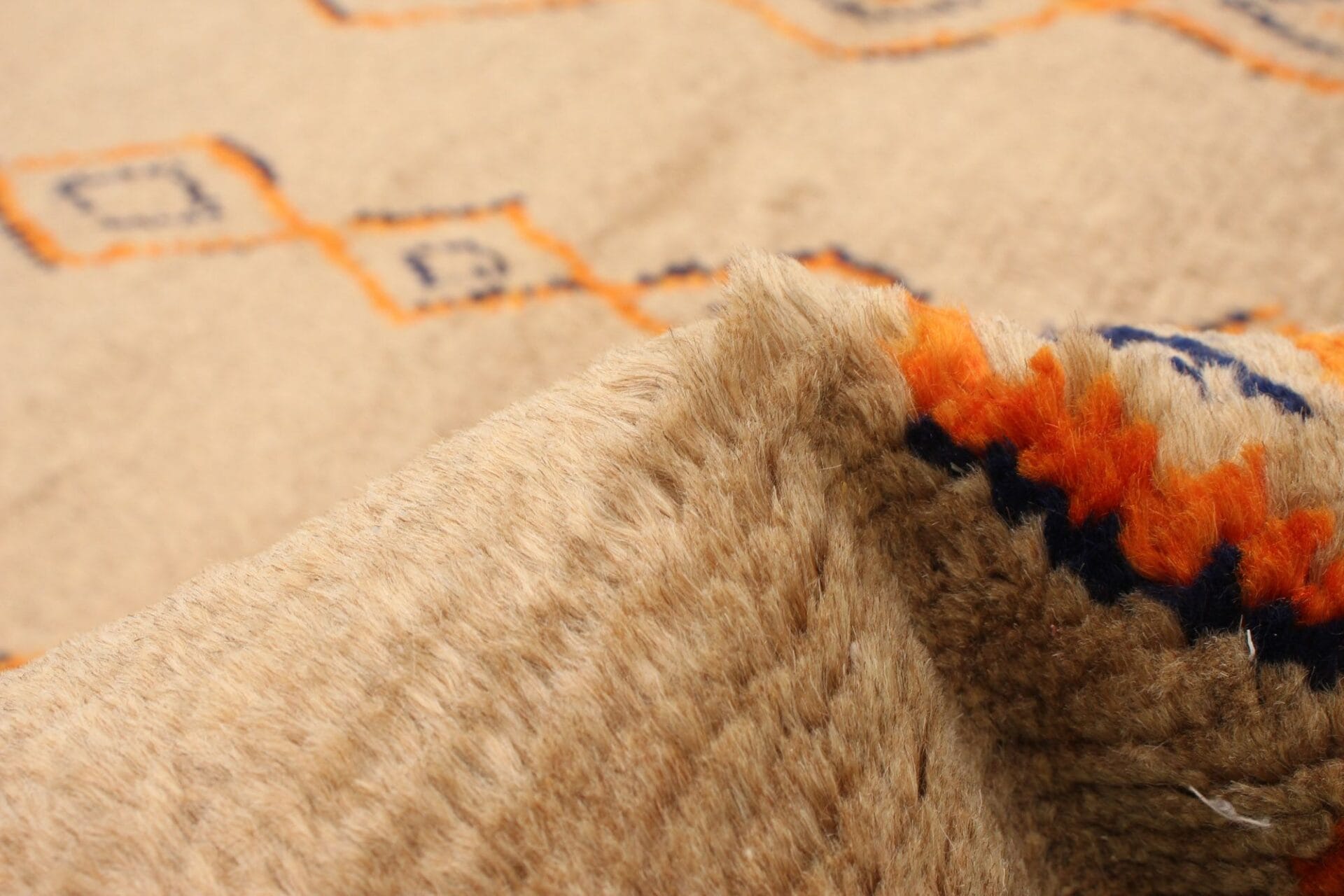 Sander plain rug brown