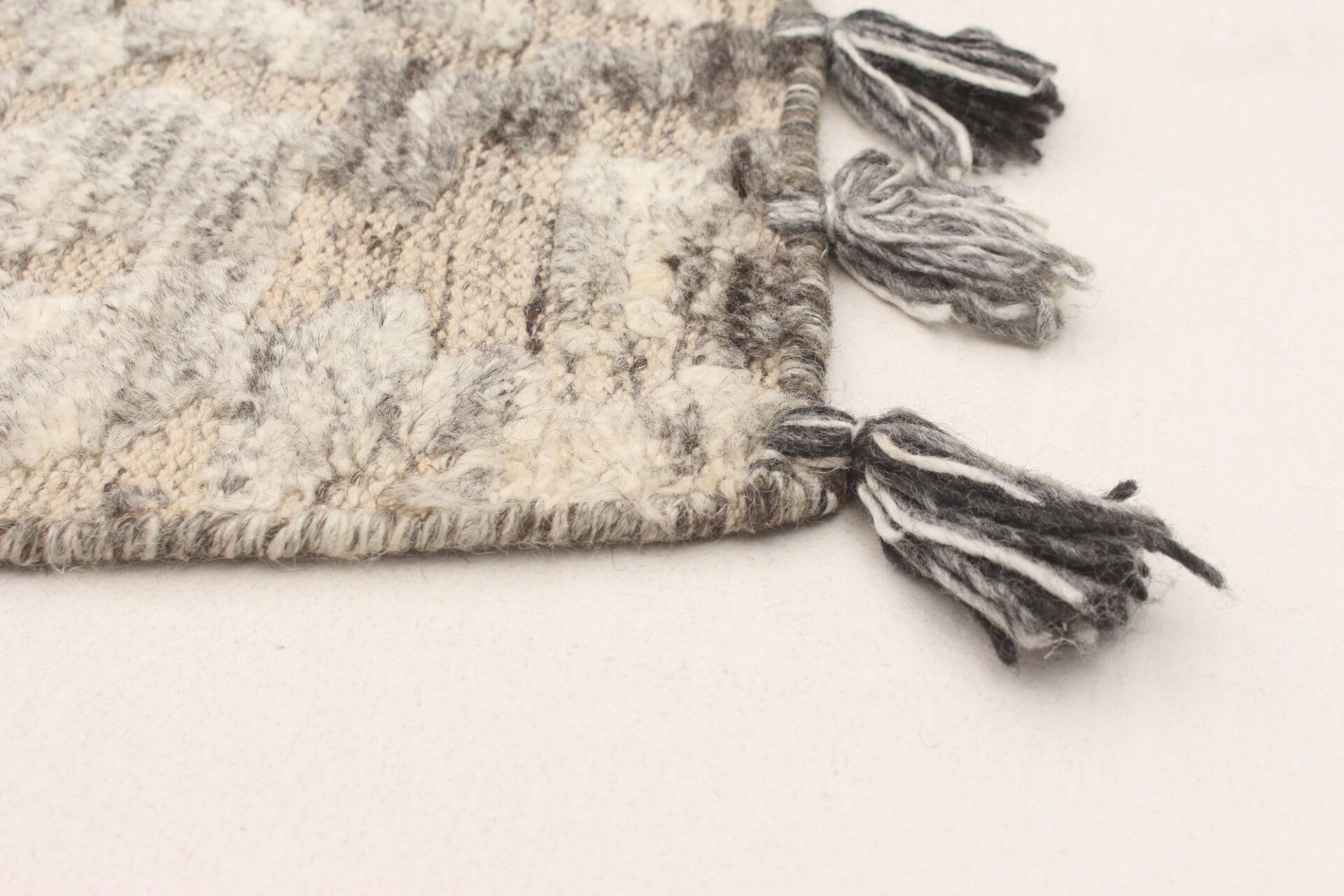 Noemi plain rug grey