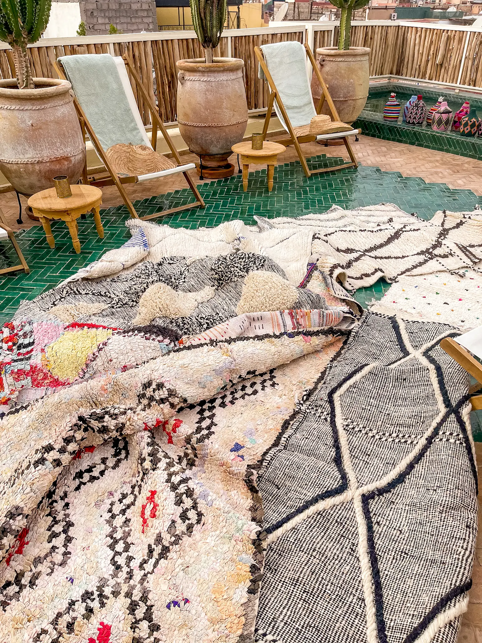Soukaina Beni Ouarain vloerkleed zwart