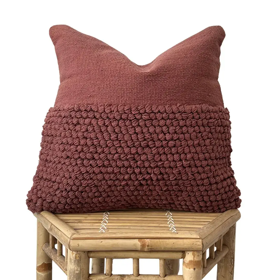 Lucia Indiaas kussen rood
